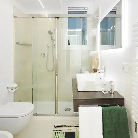 Apartamento N005 - Ulisse, Elegante Trilocale A 100m Dal Mare